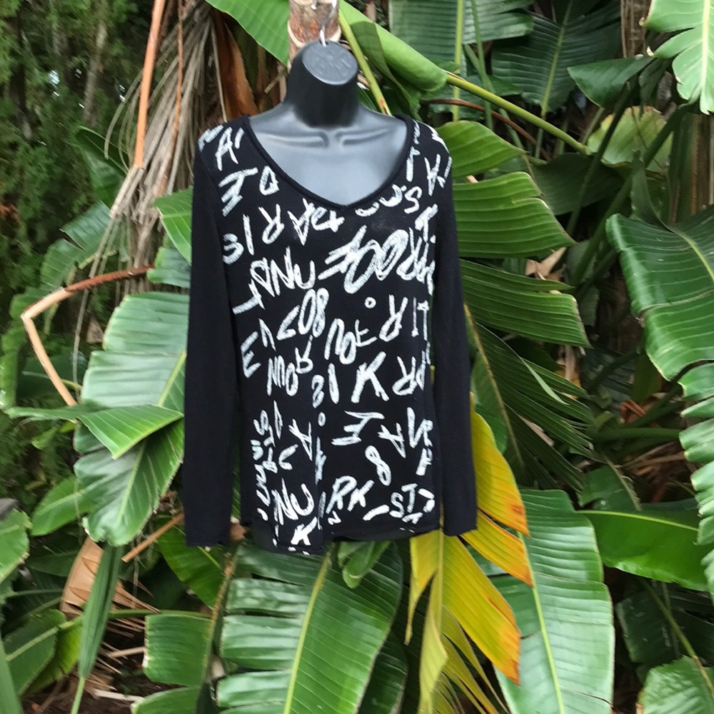 Parkhurst semi sheer loose  knit Sweater with graffiti